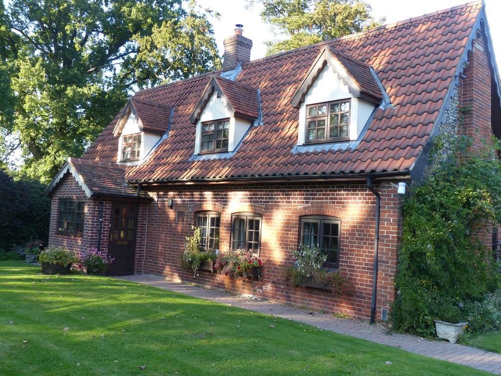 The Old Pear Tree Bed & Breakfast Bury St. Edmunds Exterior photo